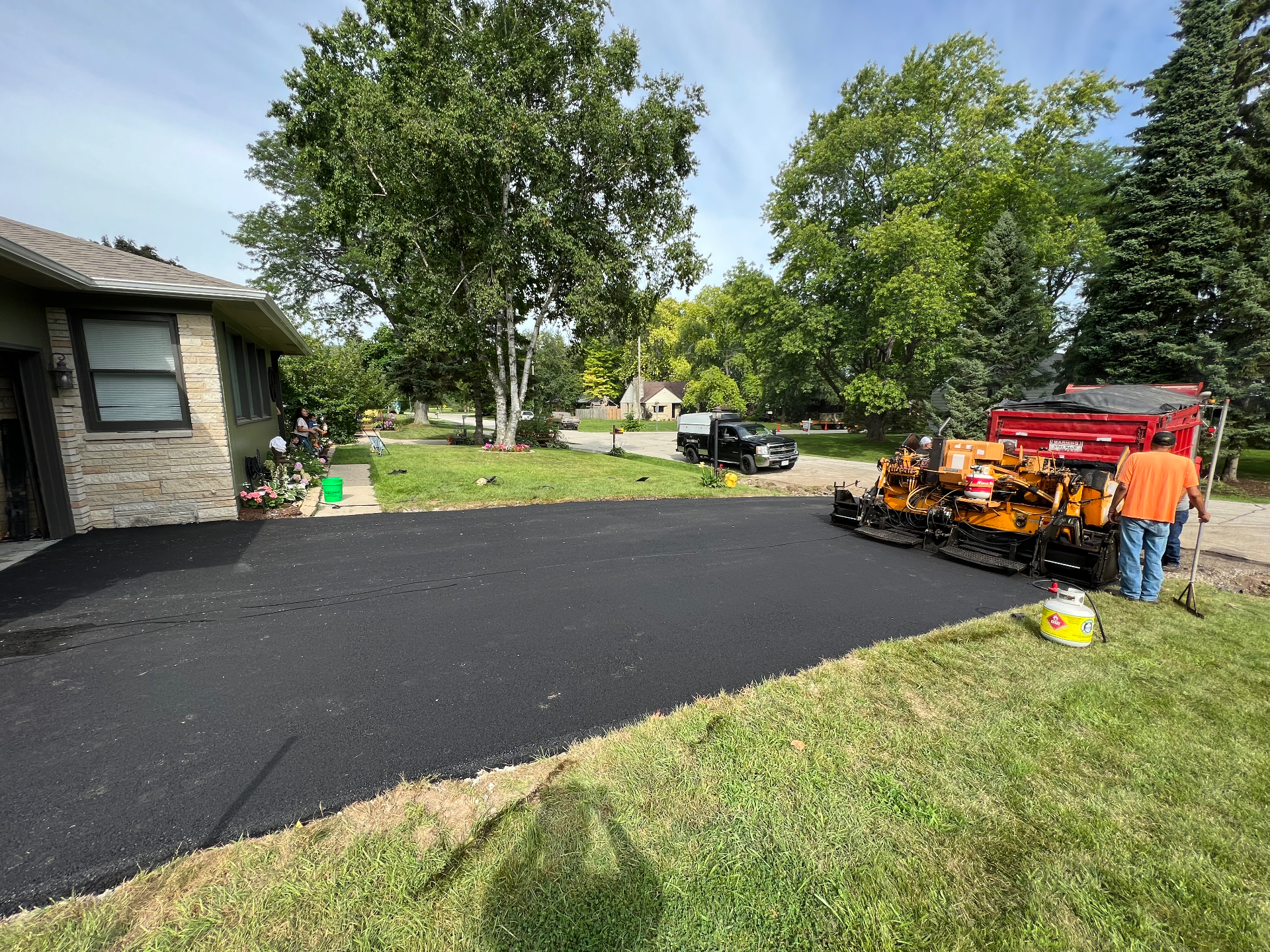 Professional asphalt paving in Milwaukee